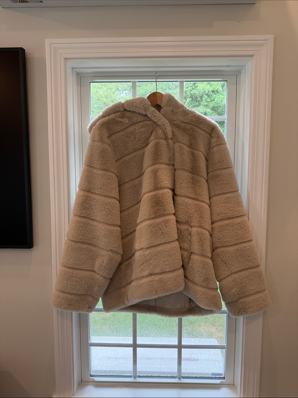 Quince Hooded Faux Fur Jacket in Latte - Picture 6 of 6